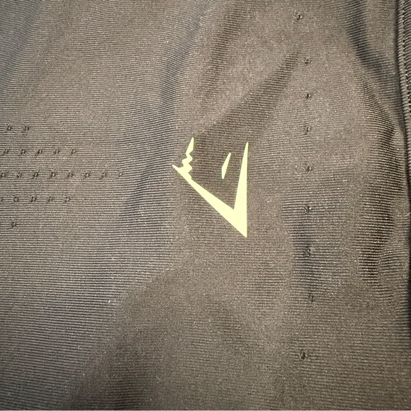 Gymshark Black Seamless Crop Tank - Picture 3 of 8